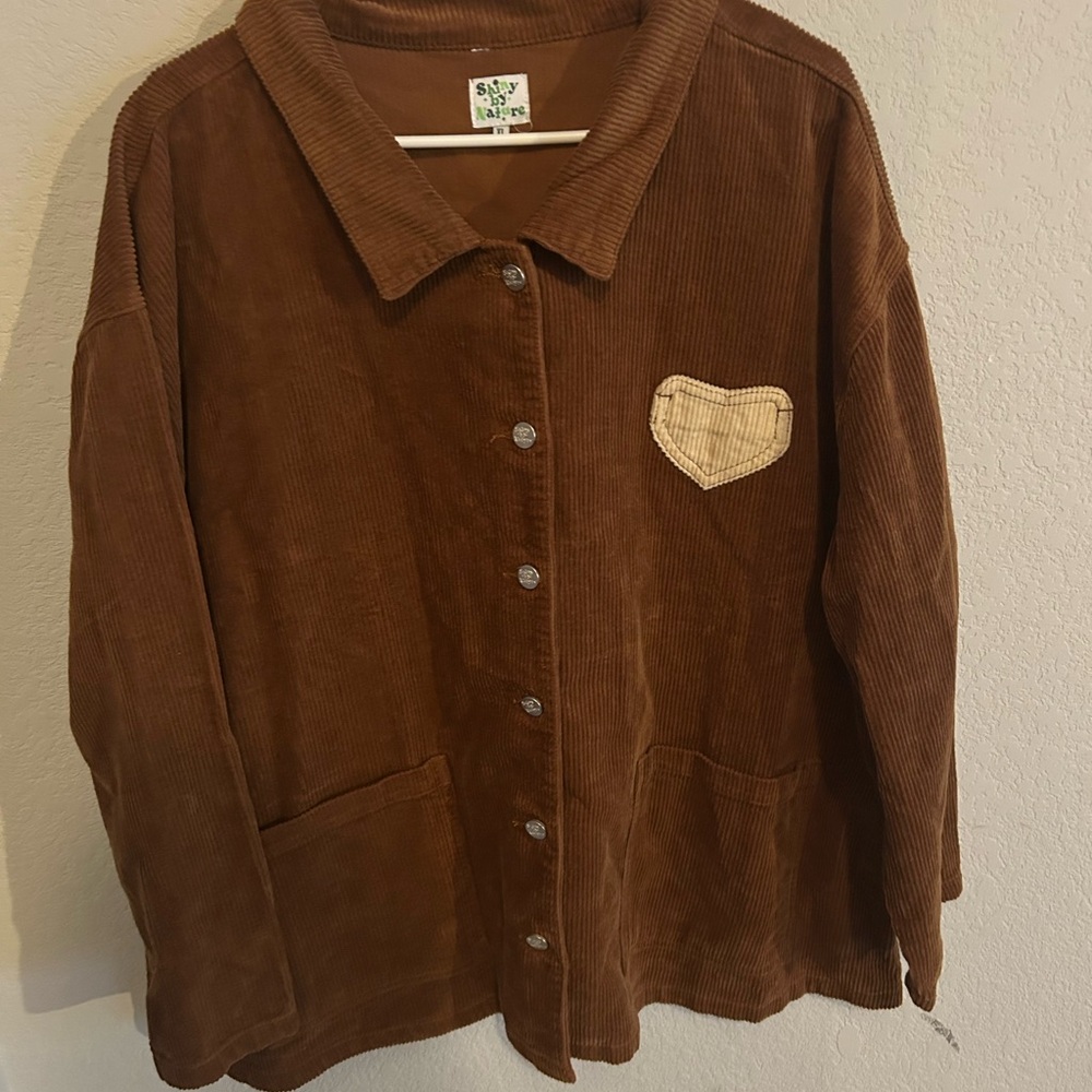 Brown Utility Jacket with Classic Collar and Structured Silhouette